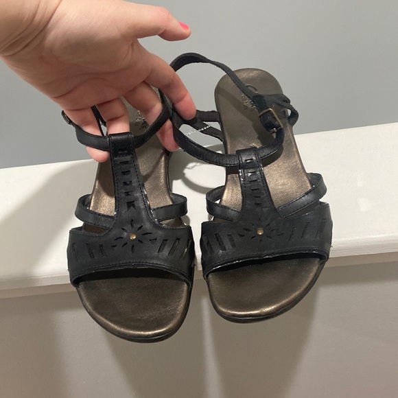 CLARKS Bendables Leather Wedge Sandals black color Women's Sz 10M - Picture 1 of 16